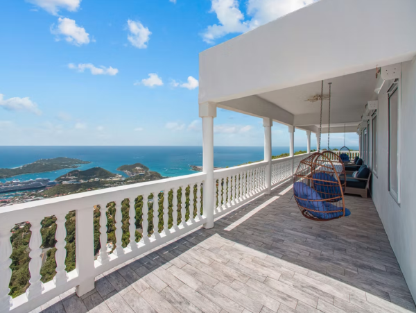 Luxurious Villa With Spectacular Views in St. Thomas